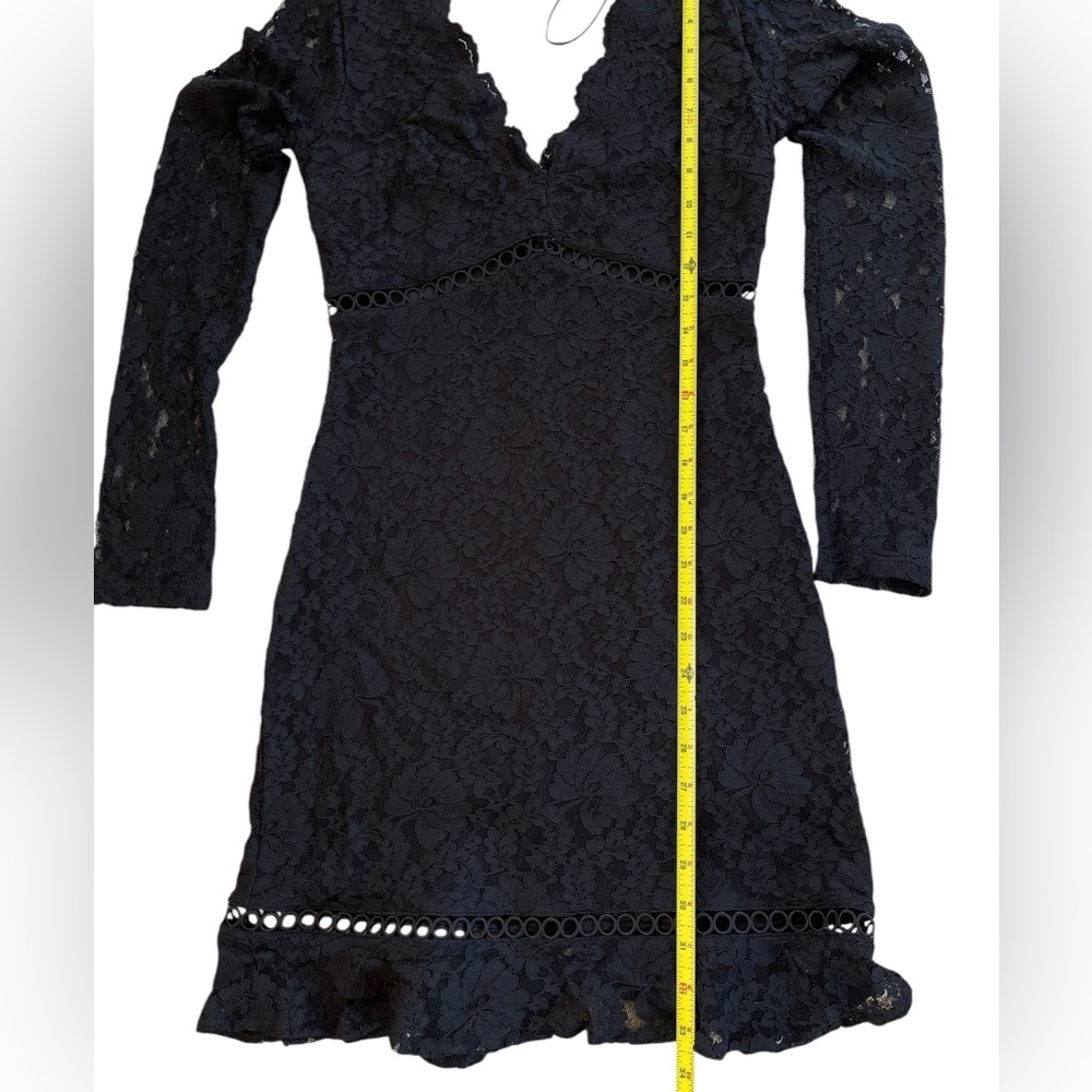 Express Scalloped Lace V Neck Mini Dress Black XS - Picture 5 of 7